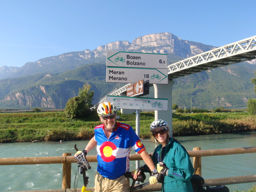 Dennis and Terry Struck (and the Bee) in Lana, S&uuml;dtrol