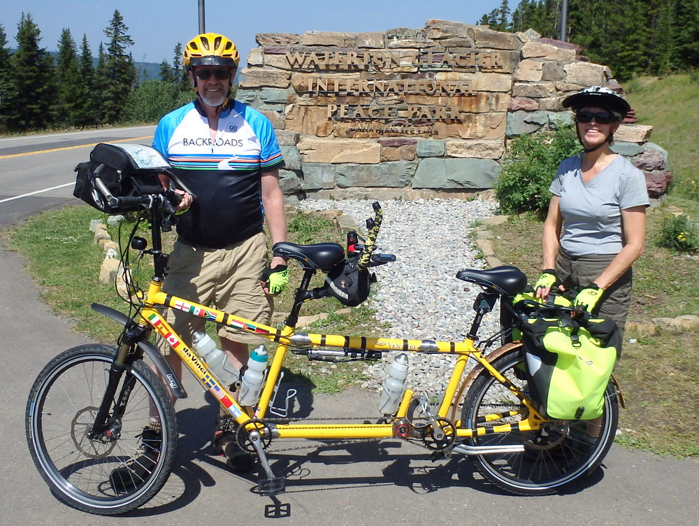 Dennis & Terry Struck, and the Bee at at Waterton Glacier International Peace Park, Canada (Rt-6, Alberta; 30 July 2018).