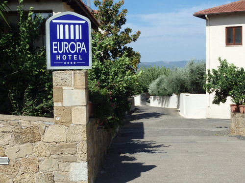 We had arrived at Olympia, we stayed at the Europa Hotel.