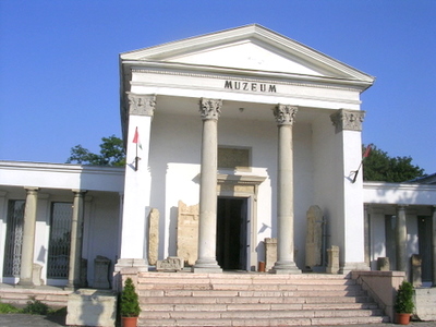 Muzeum: Some allow pictures, 
some don't, some have a fee.